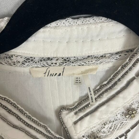 Floreat Shirt Women's 4 White Floral Embellished Lace Detail Cowgirl Festival - Picture 3 of 7